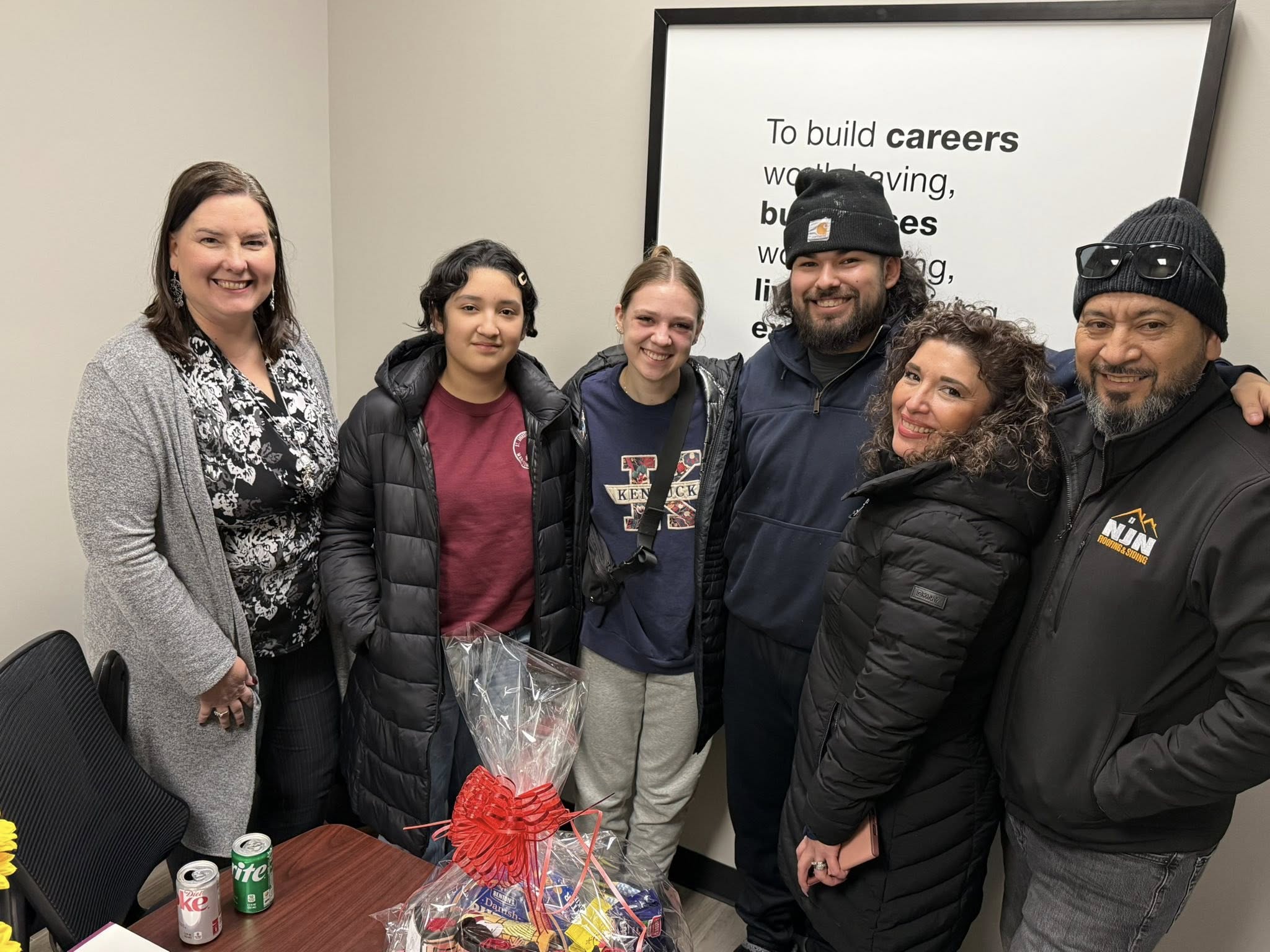 Clientes de Lisa Collio celebrando la compra de su casa en Goshen y Elkhart, Indiana