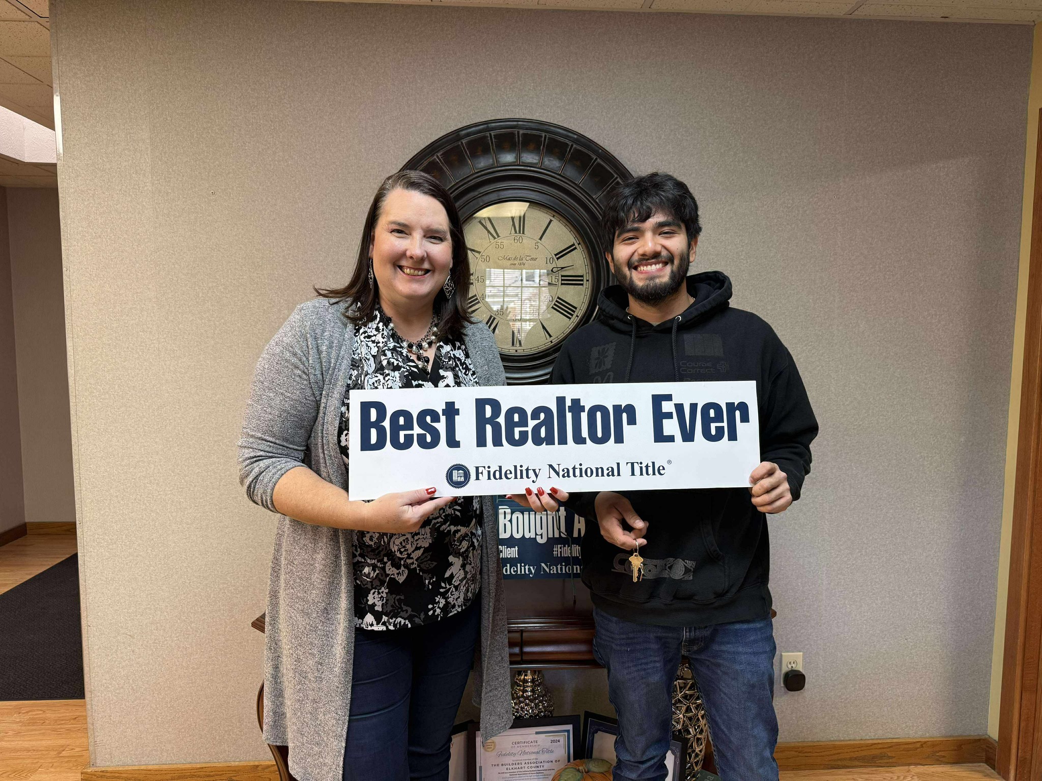 Clientes de Lisa Collio celebrando la compra de su casa en Goshen y Elkhart, Indiana