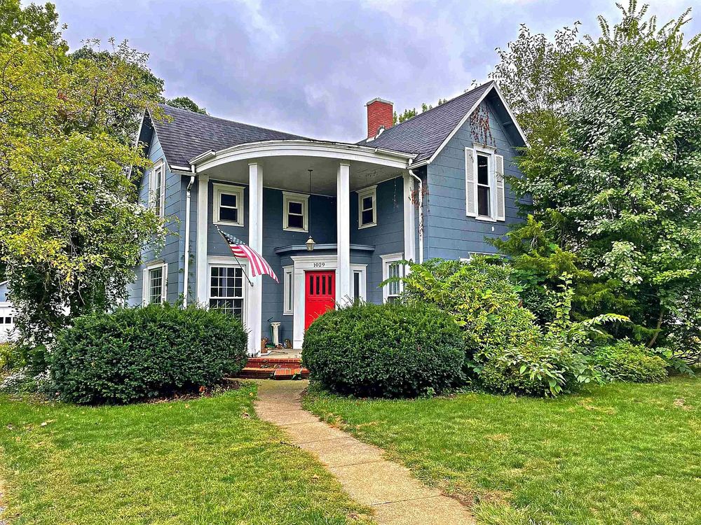 Exterior of 1029 W Lexington Ave, Elkhart